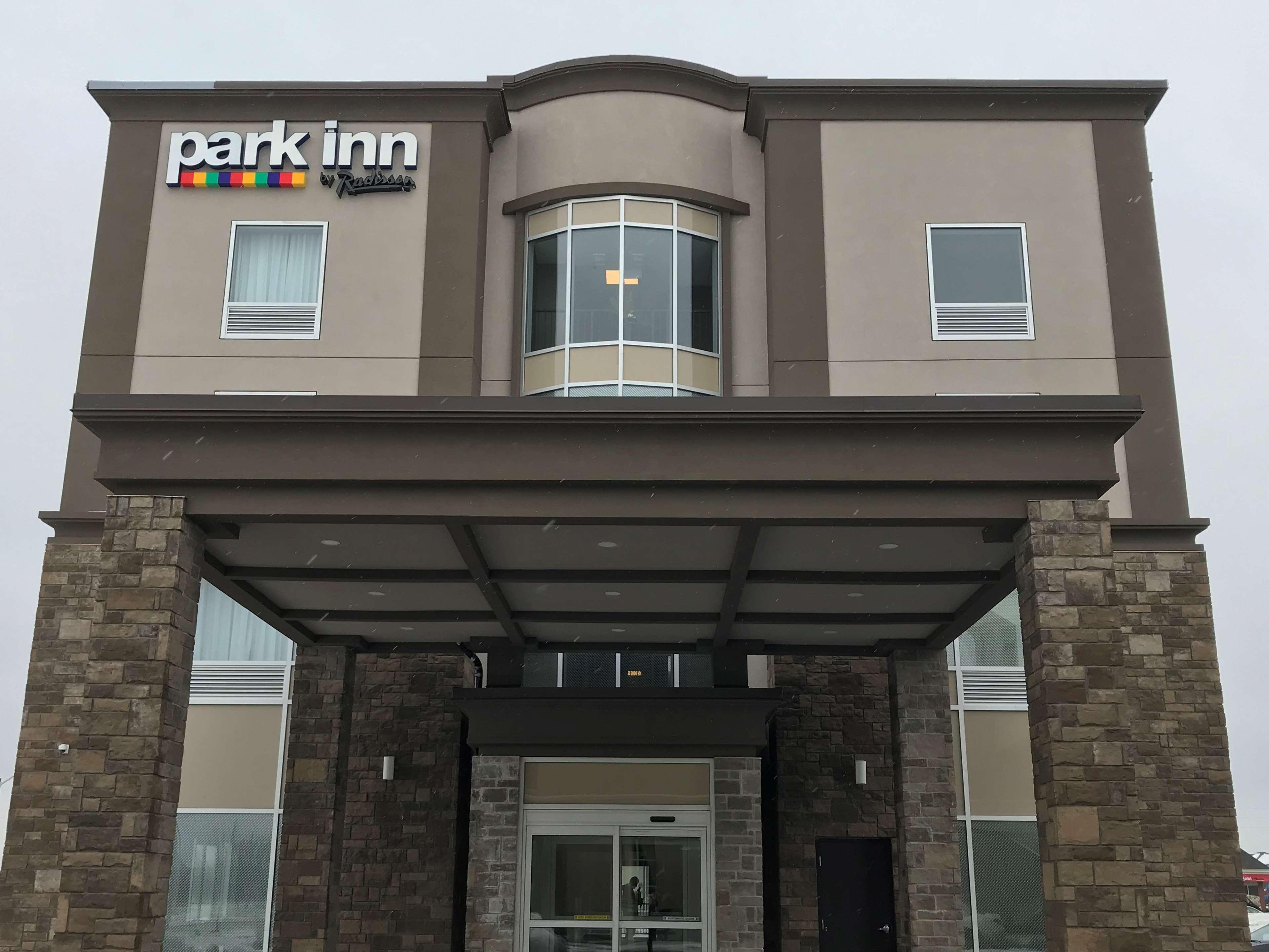 Park Inn By Radisson Brampton, On Exterior foto